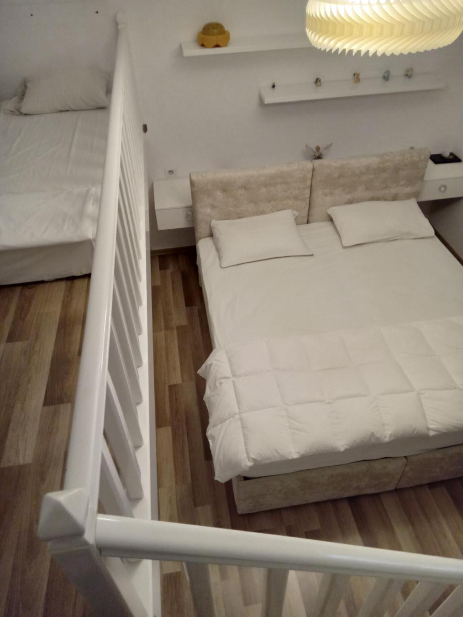 Mondi * Durrës